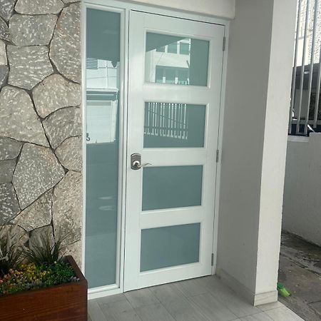 Avila Guesthouse 산후안 외부 사진